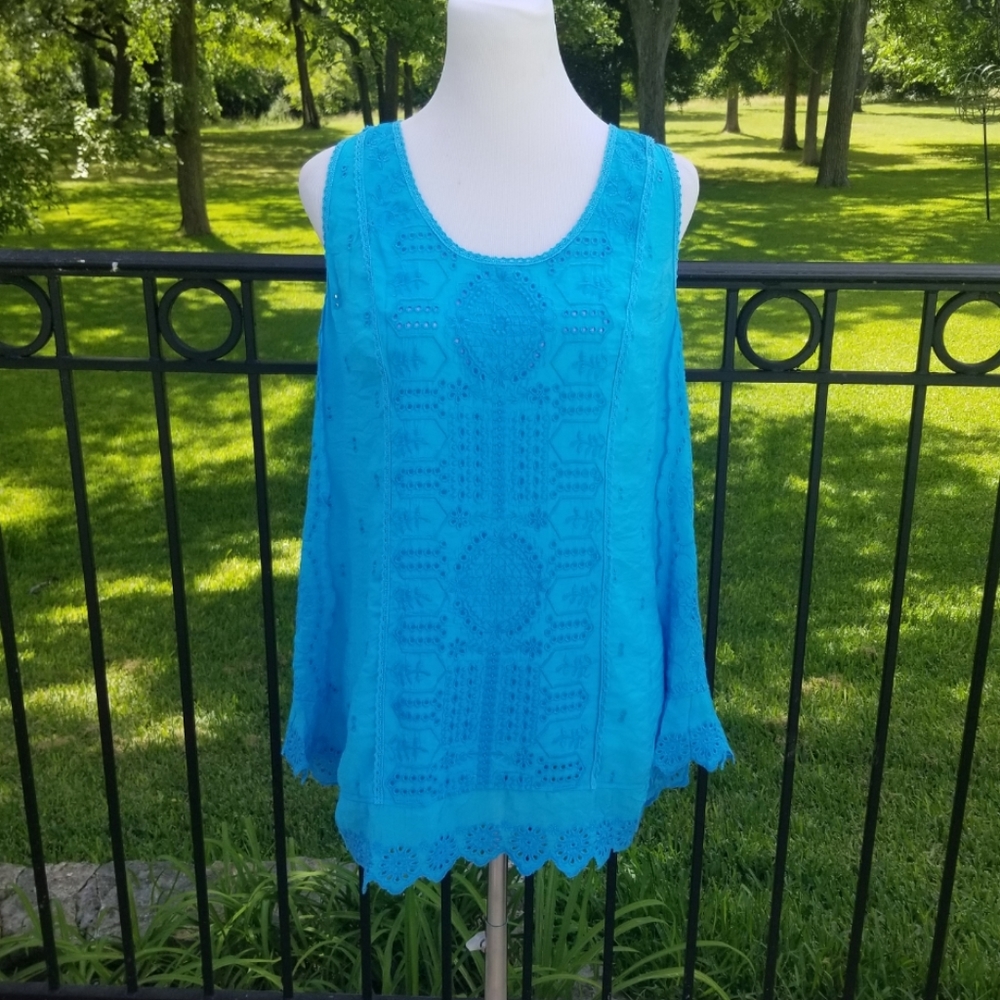 Nwot! Eyelet embroidered boho tunic top